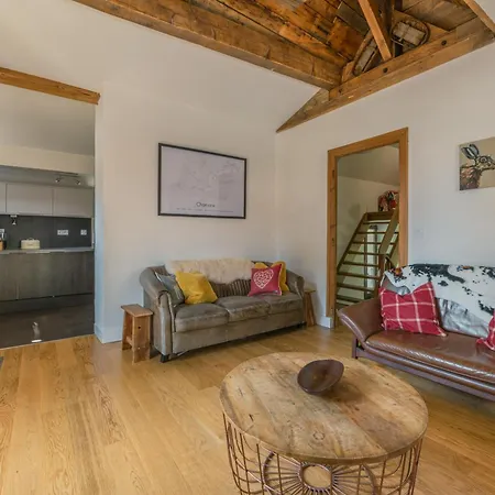 Chalet Whitmoore Argentiere - Walk To Grands Montets Sleeps 7 - Happy Rentals